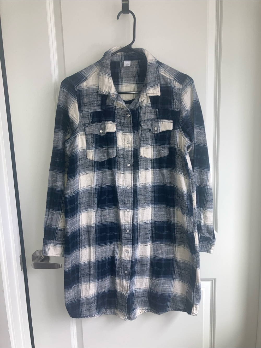 Old Navy long sleeve plaid navy and white shirt dress 100% cotton